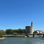 Le Medieval - Parking Inclus & Accueil Velo 에그모르트