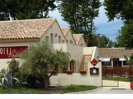 Le Medieval - Parking Inclus & Accueil Velo 2* エーグ・モルト