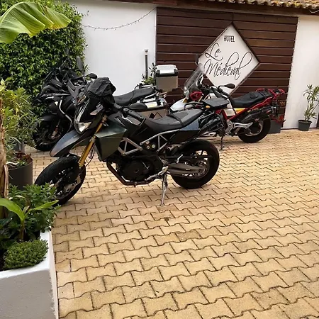 Boutique Le Medieval - Parking- Accueil Vélo Hotel 2*