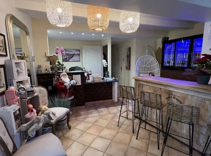 Hotel Boutique Le Medieval - Parking- Accueil Vélo