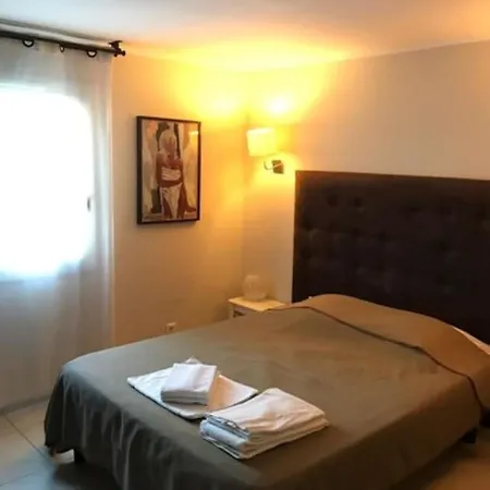 Boutique Le Medieval - Parking- Accueil Vélo 2*