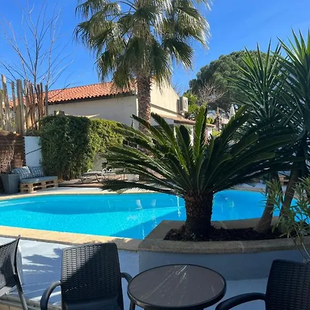 Hotel Boutique Le Medieval - Parking- Accueil Vélo