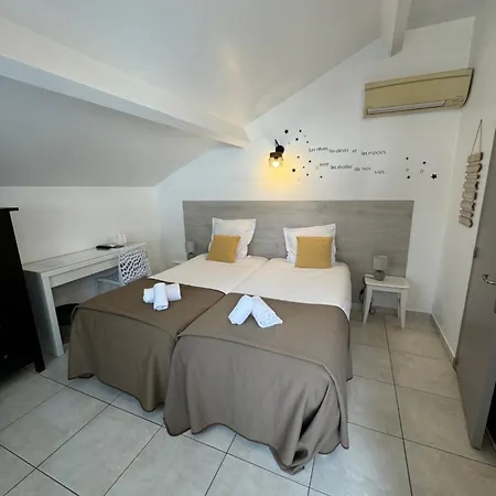 Boutique Le Medieval - Parking- Accueil Vélo