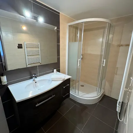 Boutique Le Medieval - Parking- Accueil Vélo