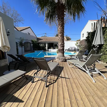 Boutique Le Medieval - Parking- Accueil Vélo Aigues-Mortes