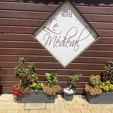 Boutique Le Medieval - Parking- Accueil Vélo 2*