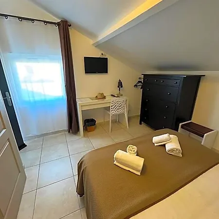 Hotell Le Medieval - Parking Inclus & Accueil Velo 2*