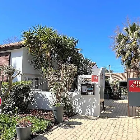 Boutique Le Medieval - Parking- Accueil Vélo Hotel 2*